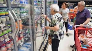 Los precios de los alimentos en el conurbano bonaerense subieron casi 6% en agosto