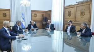 Con dudas sobre la presencia de los radicales rebeldes, Francos encabeza una reunión con diputados aliados