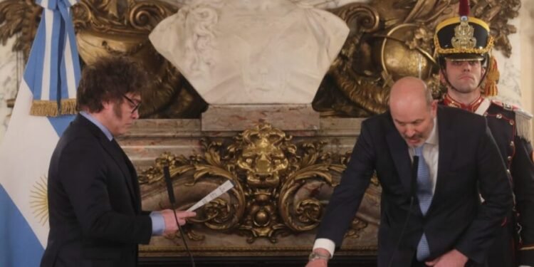 El Gobierno dio nuevos detalles de la ley Hojarasca: cuáles son las normas que buscará derogar