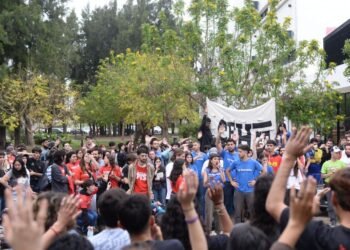 Las universidades siguen en lucha tras la ratificación del veto y las nuevas críticas de Milei: hay tomas en la UBA y en el interior del país