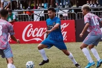 Tevez jugó la Copa Potrero para ayudar a sus amigos de Fuerte Apache y se hizo viral por una curiosa situación