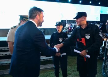 Escobar lanzó su propia Policía Municipal con más de 800 efectivos: “Compramos armas no letales para defender a los vecinos”