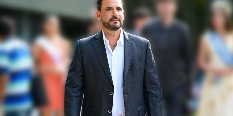 En Escobar, Ariel Sujarchuk encabezó un panel sobre Inteligencia Artificial y educación con expertos