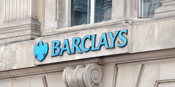 Argentina: banco británico preocupado por el dólar y la deuda.