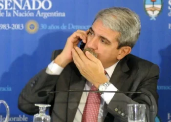 “Empresas ganan, trabajadores pierden”: Aníbal F. contra Milei.