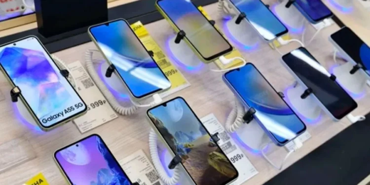 Comienza la eliminación de aranceles: el futuro de los precios de celulares.
