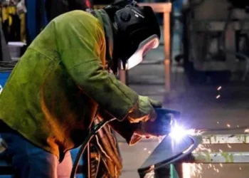 La actividad económica se frena: primera baja anual.