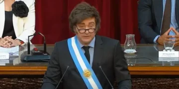 Milei avanza, la economía del 40% se complica.