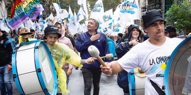 “No es la reforma de Milei”: El proyecto laboral alternativo de La Cámpora.