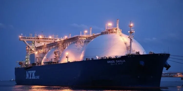 Apertura total del mercado de GNL a privados.