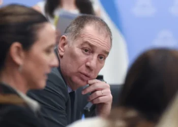 Votos garantizados: Santilli da por hecha la reforma laboral en el Senado.