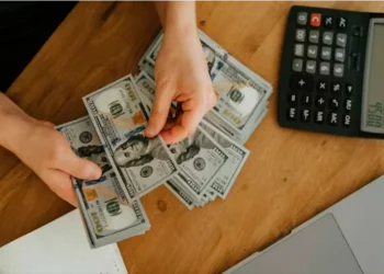 Cuatro días de baja para el dólar oficial: $1.400 en la mira.