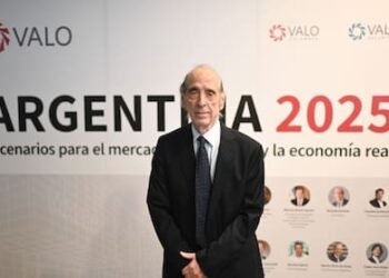 Ricardo Arriazu advierte sobre la necesidad de aprovechar la oportunidad económica y evitar errores