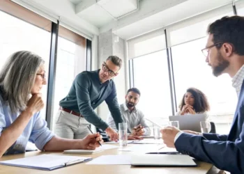 Nuevo Escenario Económico: Empleo, salarios y empresas ante la reconfiguración del mercado laboral con menor inflación.