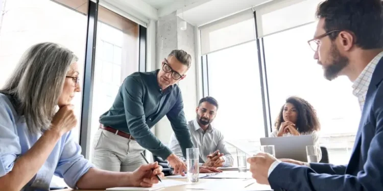 Nuevo Escenario Económico: Empleo, salarios y empresas ante la reconfiguración del mercado laboral con menor inflación.