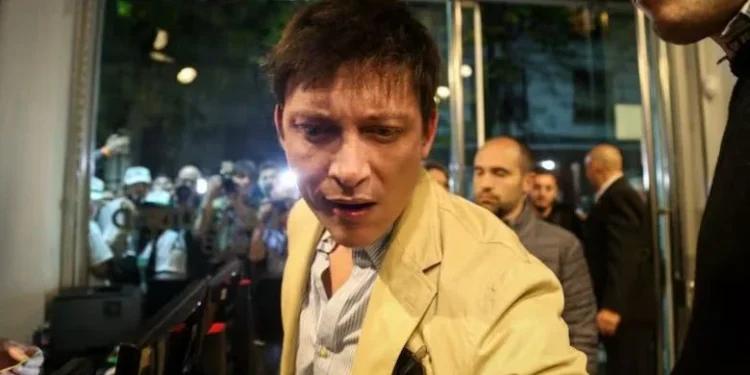 La furia de Santiago Caputo: desmintió a Giacomini y lo calificó de «retrasado».