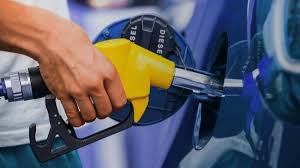 Mayo recargado: el Gobierno oficializó el aumento del impuesto a los combustibles y las tarifas de gas.
