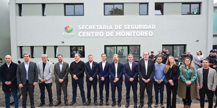 Intendentes se reunieron con el ministro de Seguridad bonaerense: buscan impulsar un proyecto de ley para crear policías municipales