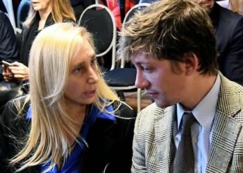 Conflicto en el libertarismo: Desconfianza entre Karina Milei y Santiago Caputo en la inteligencia estatal