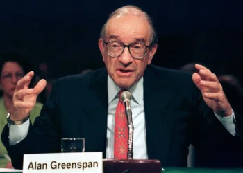 Falleció Alan Greenspan, ex líder de la Reserva Federal, a los 100 años: su legado y aportes