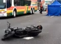 Trágico accidente en la Autopista 9 de Julio Sur: un motociclista perdió la vida