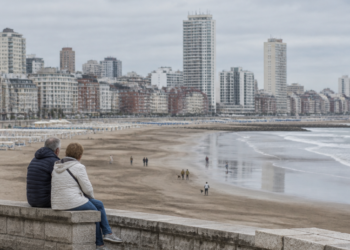 Pocas reservas para el fin de semana largo: Mar del Plata, Tandil y Córdoba en crisis