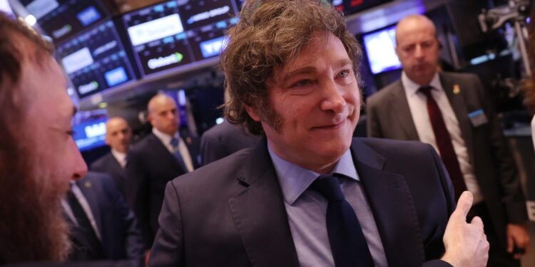 Informe de la Policía Federal cuestiona la versión de Milei sobre la criptomoneda $LIBRA