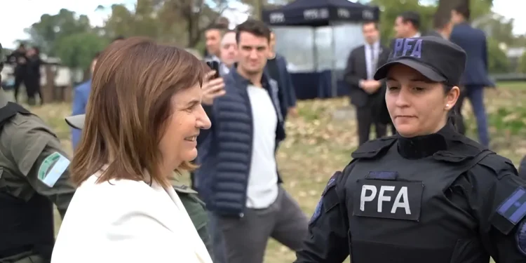 Detenido un hombre por amenazas a Patricia Bullrich en redes sociales