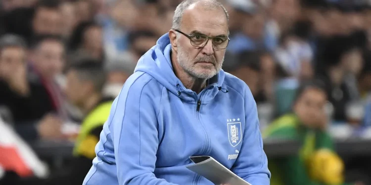 Bielsa enfrenta su mayor desafío: Uruguay se mide contra España en busca de la permanencia en el Mundial