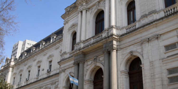 Se establece la fecha de entrada en vigencia del Código Procesal Penal Federal en La Plata