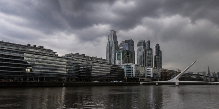 El pronóstico de lluvias en Buenos Aires se actualiza nuevamente: alertas del SMN para el AMBA