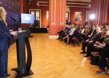 “Arenga”: Karina Milei convocó a los 116 legisladores oficialistas para cerrar filas tras la salida de Adorni