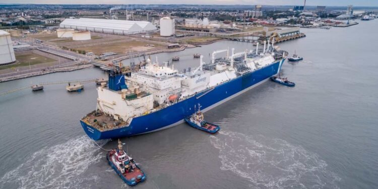 Aumento del precio del gas importado impacta a la industria y provoca paralizaciones