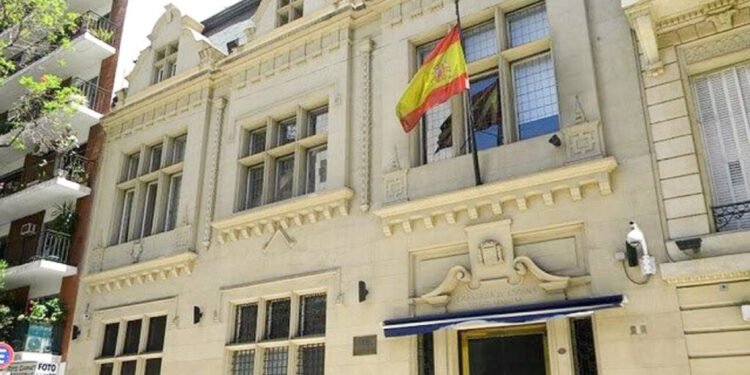 Más allá del ruido digital: la Embajada argentina en España desmiente denuncias por agresiones a ciudadanos nacionales