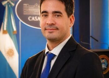 Adrián Ravier: el diagnóstico de la “adicción” monetaria argentina y la defensa de la hoja de ruta de Milei