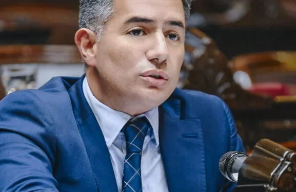 Bornoroni impulsa el fin de las PASO para 2027 y define la estrategia libertaria en Córdoba