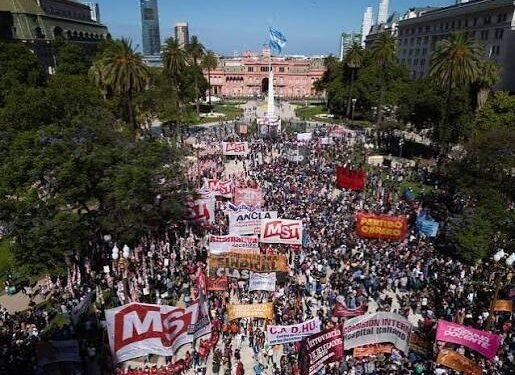 Masiva movilización obrera: Junto a los jubilados, la CGT y los movimientos sociales se movilizan hacia el Congreso