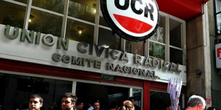 Radicales de Provincias Unidas solicitan al Comité y a Menem que se retire el sello partidario del bloque UCR