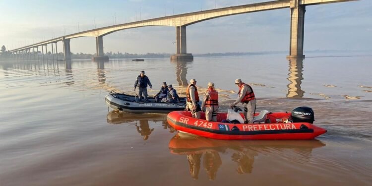 Descubren el cuerpo de una mujer de 35 años en el río Uruguay
