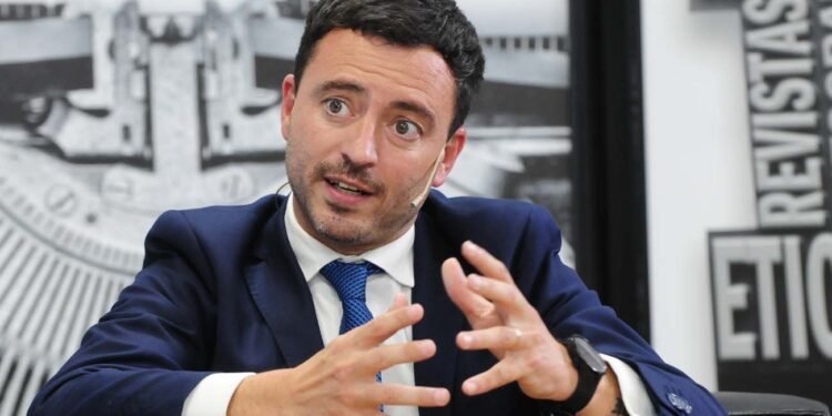 Conflicto interno en la UCR de Córdoba: De Loredo intentó extender mandatos por Zoom antes del partido Argentina-Suiza pero fracasó