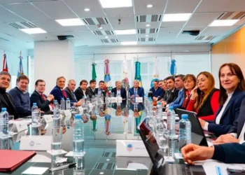 Gobernadores provinciales evalúan refinanciar adelantos de coparticipación