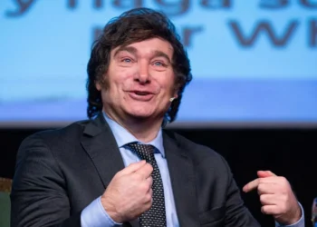 Javier Milei y sus medidas, EN VIVO: el Gobierno convoca a la mesa política mientras el presidente viaja a Tucumán por la vigilia del 9 de Julio