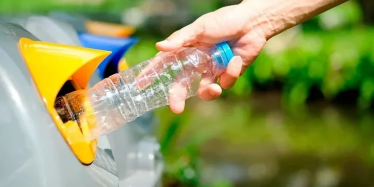 Crisis y Transformación: El Reciclaje de Plásticos en Argentina se Contrae un 11% en 2025