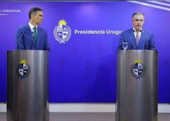 Uruguay señala que las tensiones en el Mercosur son perjudiciales, pero rechaza mediar entre Lula da Silva y Javier Milei