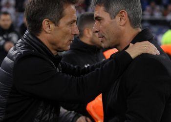 Conflicto entre Guillermo Barros Schelotto y Vaccari opaca el empate entre Vélez y Defensa