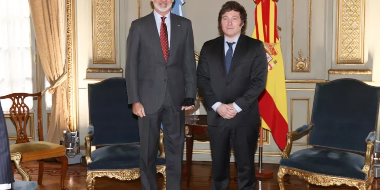 El encuentro de Milei con el rey de España marca su paso por Colombia