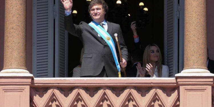 La crisis del modelo Milei se manifiesta en la caída del ‘Coloso’
