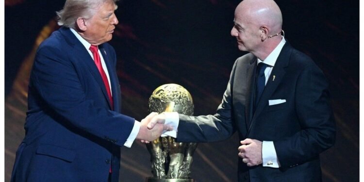 Donald Trump respalda a Gianni Infantino: “Sería un grave error destituirlo como presidente de la FIFA”