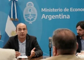 Recaudación en descenso: el ajuste del gasto se intensifica en julio, con subsidios y provincias como los más afectados