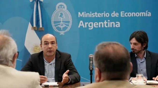 Recaudación en descenso: el ajuste del gasto se intensifica en julio, con subsidios y provincias como los más afectados